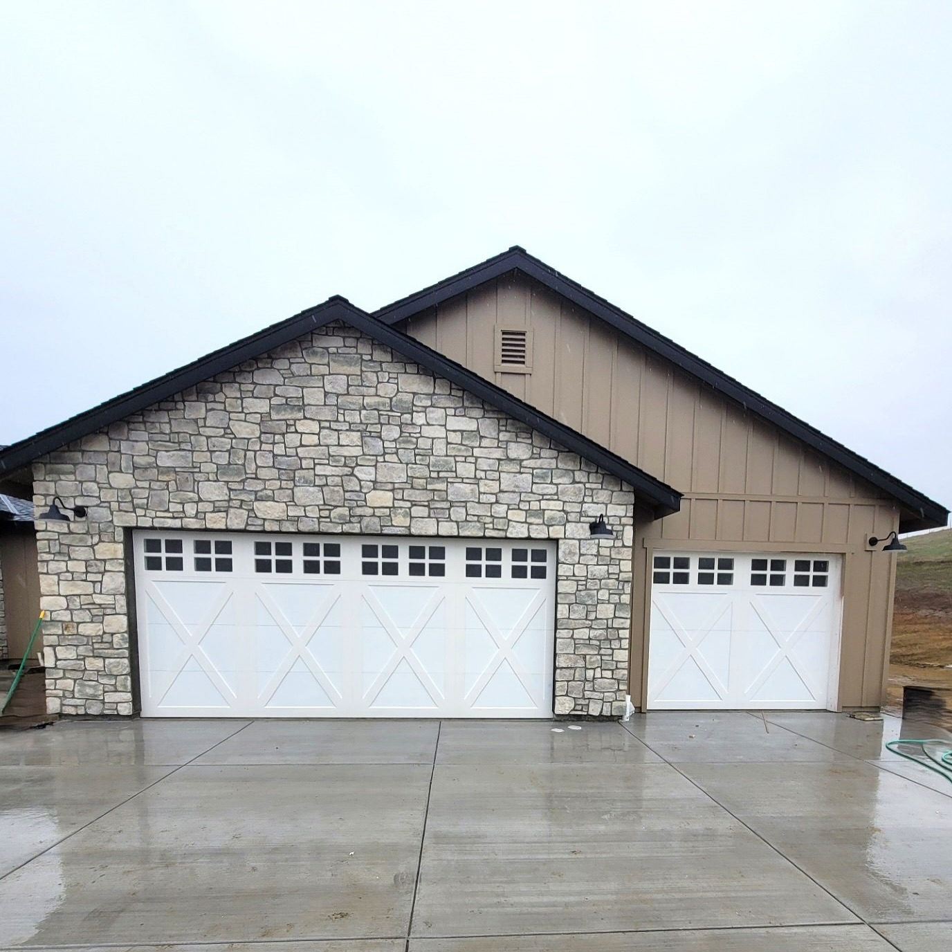 Residential garage doors on a Central Coast home